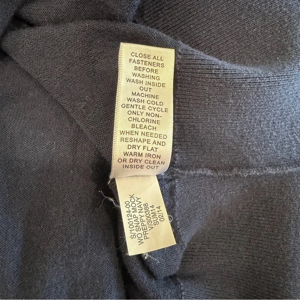 Banana Republic Men’s Snap Mock Preppy Navy Sweater - XL